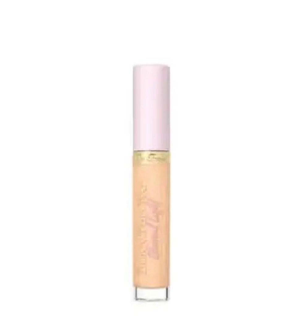 Too faced Born This way Ethereal light Smoothing Concealer – (5ml)
